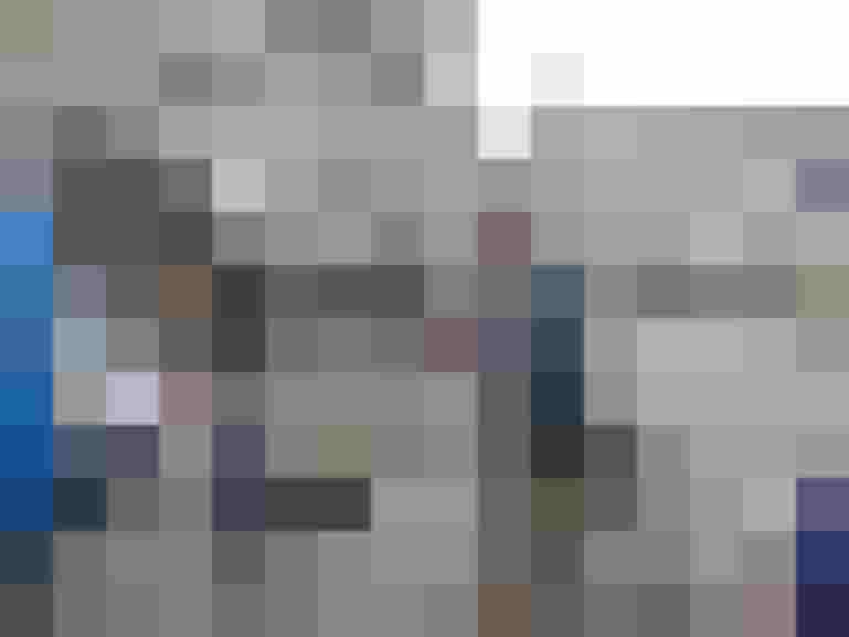 Fahrradwerkstatt in Salzburg: Wartung und Service eines Fahrrads im Freien.