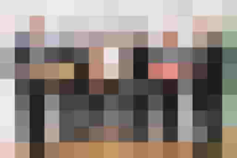 Eugendorf erhält Auszeichnung bei „Österreich radelt“; Vertreter zeigen Urkunde und Plakette.