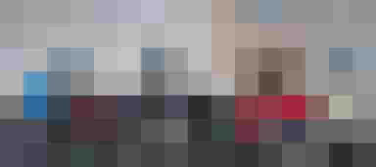 Radfahrende Gruppe vor dem Rathaus in Bischofshofen bei der FahrRad Beratung.