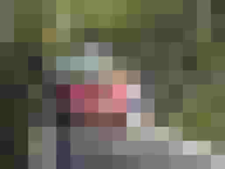 Sanierung des Geh- und Radwegs bei Großgmain, sichtbar sind Maschinen und Arbeiter.