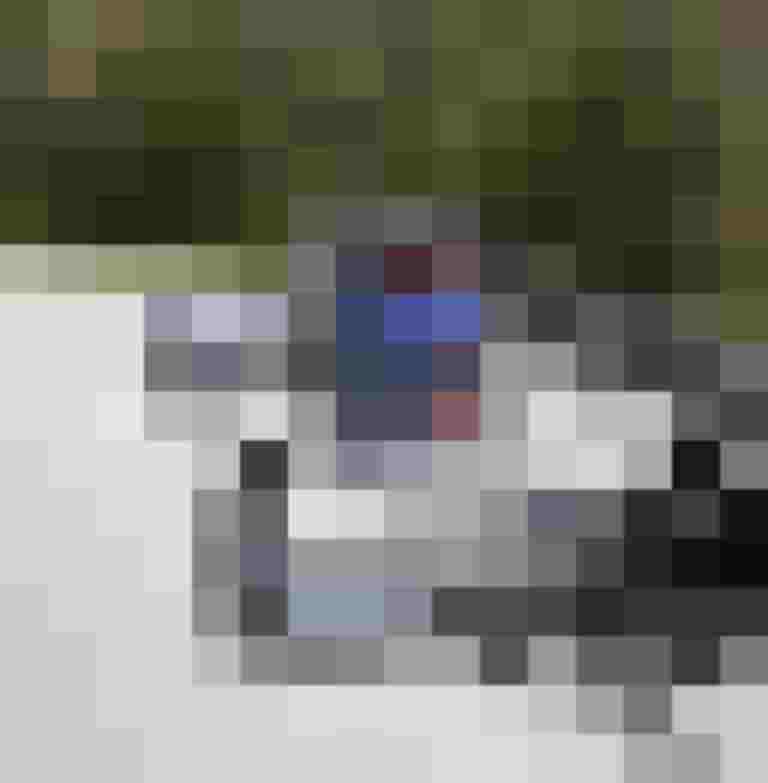 Digitales Display an einem Fahrradlenker zeigt Geschwindigkeit von 29 km/h.