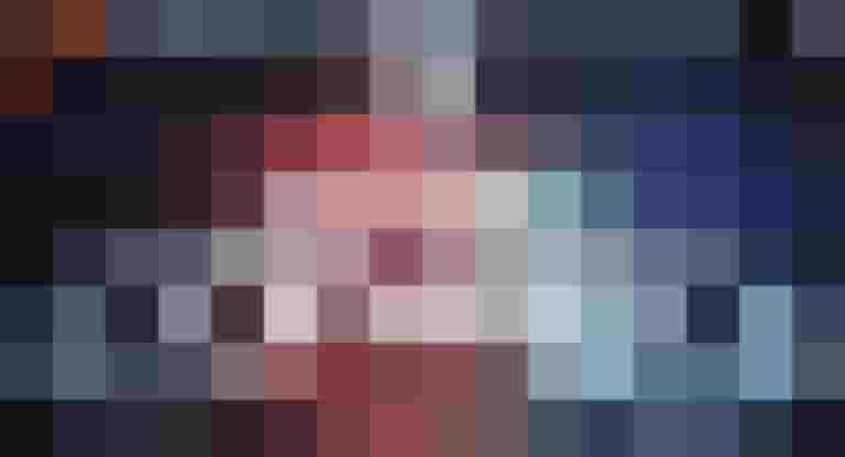 Fahrradzeichen auf asphaltierter Fläche mit Pfeil nach vorne, Symbol für Radverkehr.