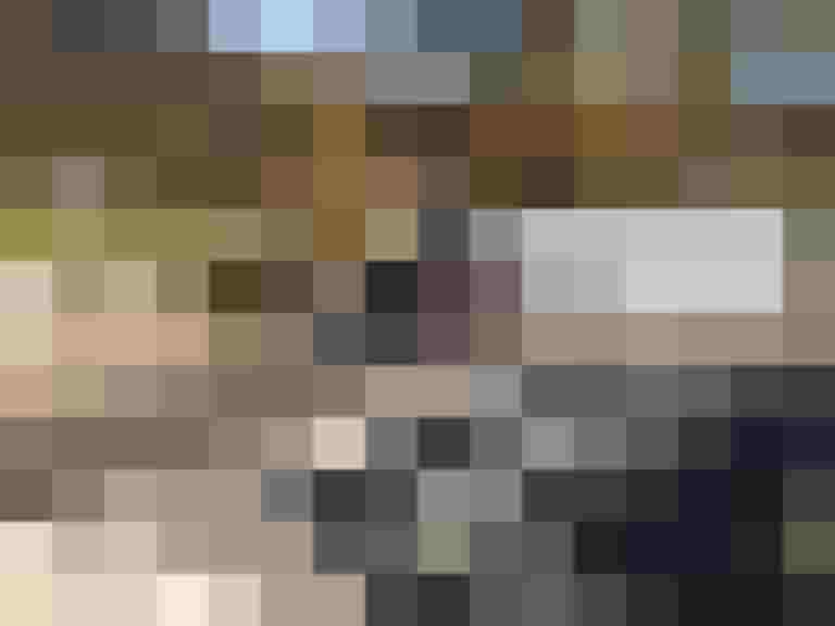 Neue Radboxen in Koppl bieten sicheren Abstellplatz für Fahrräder, im Hintergrund ein Radweg.