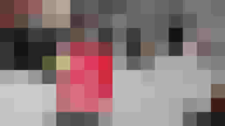 Plakat zur Schrittgeschwindigkeit für Radfahrer in der Fußgängerzone von Salzburg.