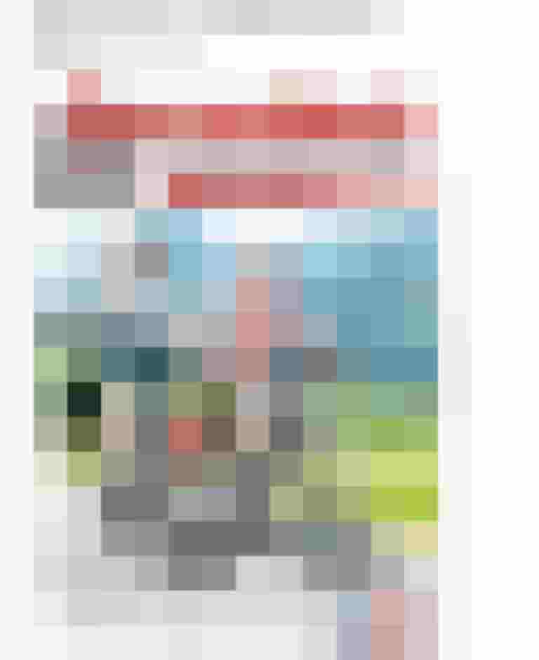 Zwei Radfahrer auf einem Weg, umgeben von grüner Landschaft und Bergen, fördern gesundes Radfahren.