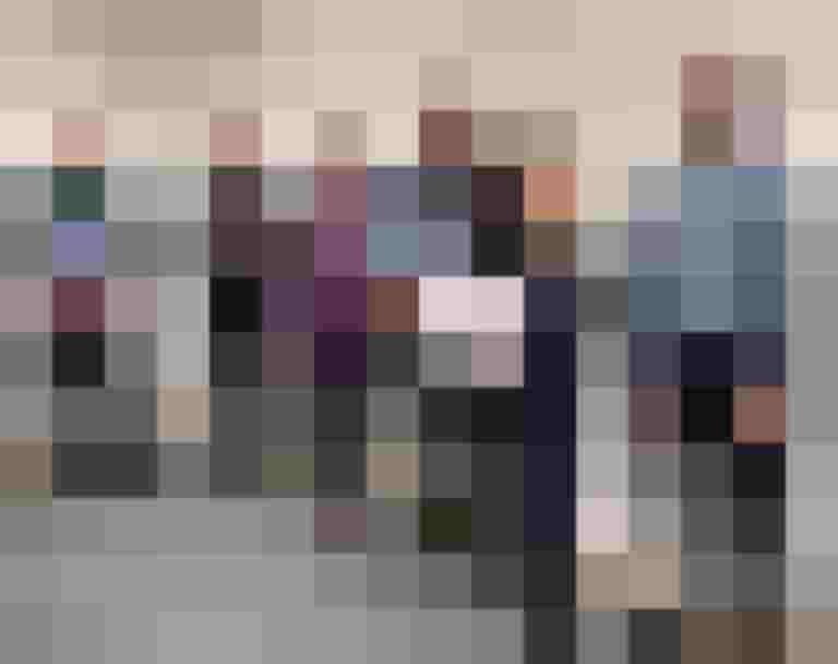 Teilnehmende bei der Fahrradberatung in Oberndorf und Laufen mit Urkunden und Zertifikaten.