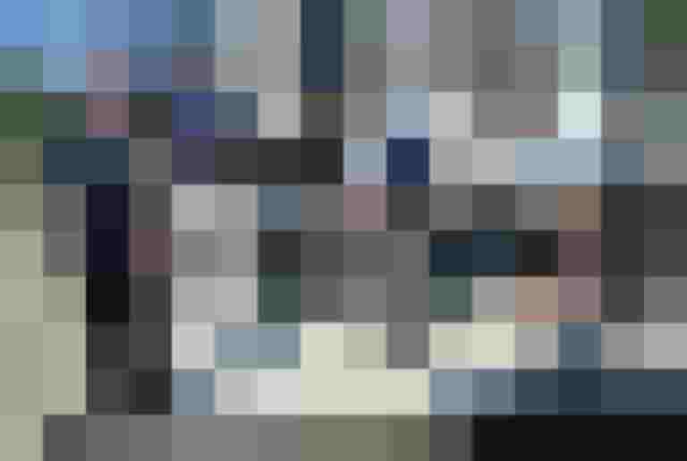 Neue Radständer und Servicebox am modernisierten P&R-Parkplatz beim Bahnhof Schwarzach.