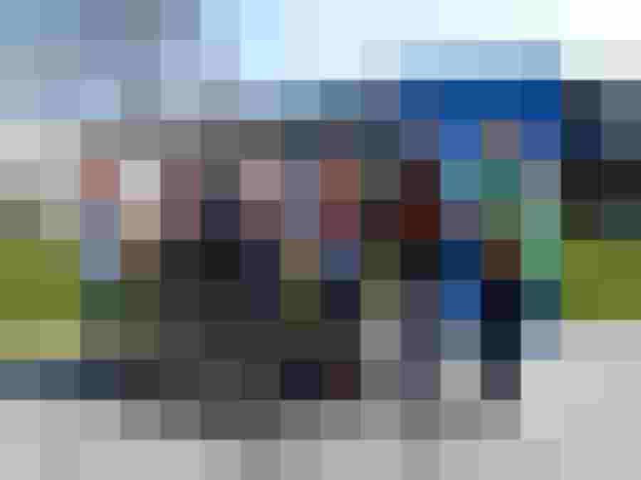 Kindern mit der reflektierenden Schärpe Kindern mit der reflektierenden Schärpe