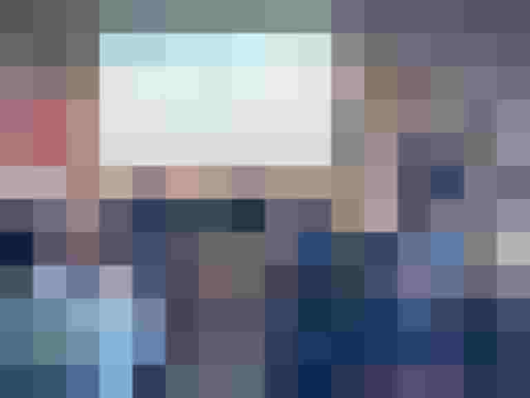 Seminar zur RVS Radverkehrsplanung mit Präsentationen im Bürgermeisterzimmer Salzburg.