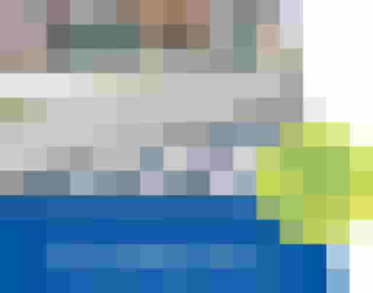 Zebramuster vor einer Schule, Programm zur Geschwindigkeitsreduktion in Schutzbereichen.