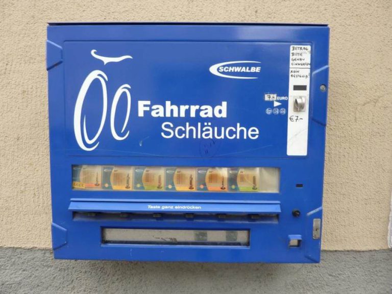 Automaten für Fahrradschläuche in Salzburg, ideal für Radfahrer in Not.