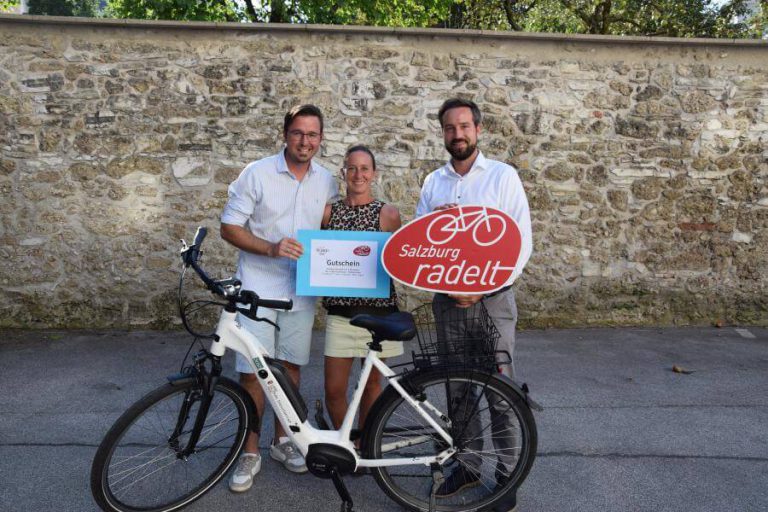 Alexander Fichtner gewinnt bei „Salzburg radelt“ einen Gutschein für ein Wochenende.