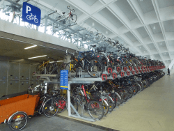 bike & ride Hauptbahnhof Salzburg Kontrast einAAA
