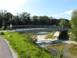 Komfortabel über den Klausbach radeln: Neue Geh- und Radwegbrücke in Elsbethen