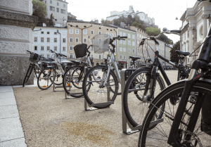 Fahrradparken mit Velovio Radständer - Anlehnbügel Arc