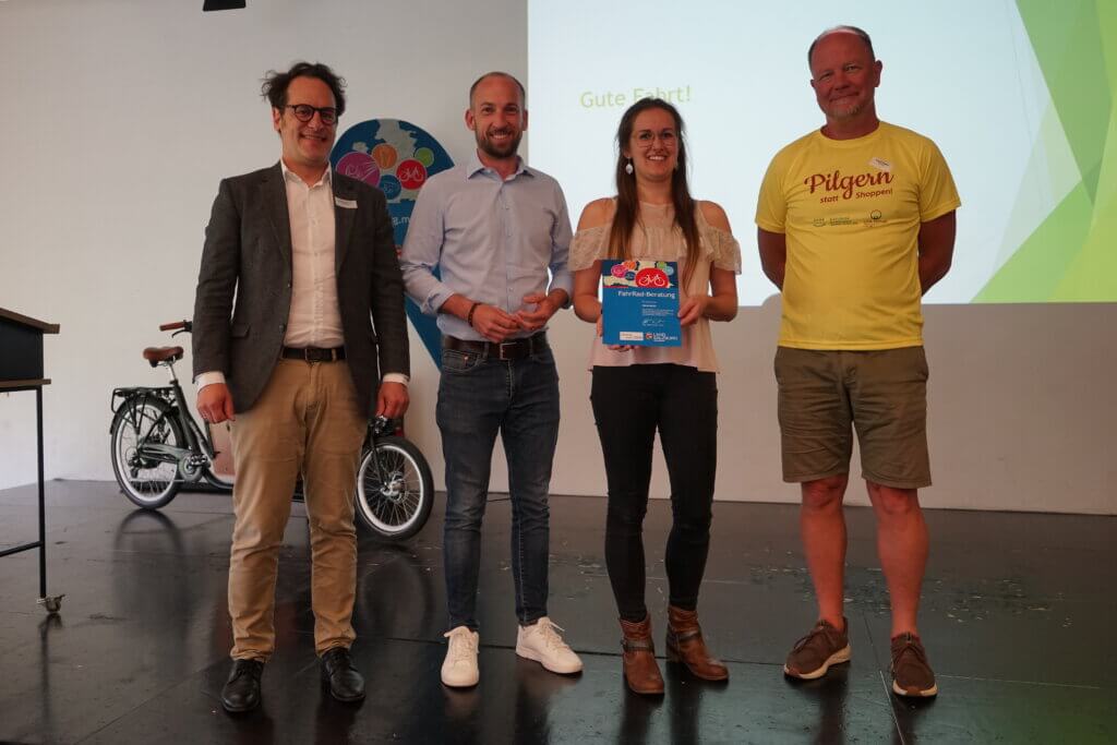 Auszeichnung "FahrradBeratung" Gemeinde Neumarkt mit Daniel Burtscher