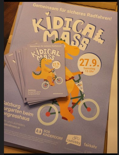 Plakat und Flyer zur Kidical Mass Salzburg mit Dino auf Fahrrad